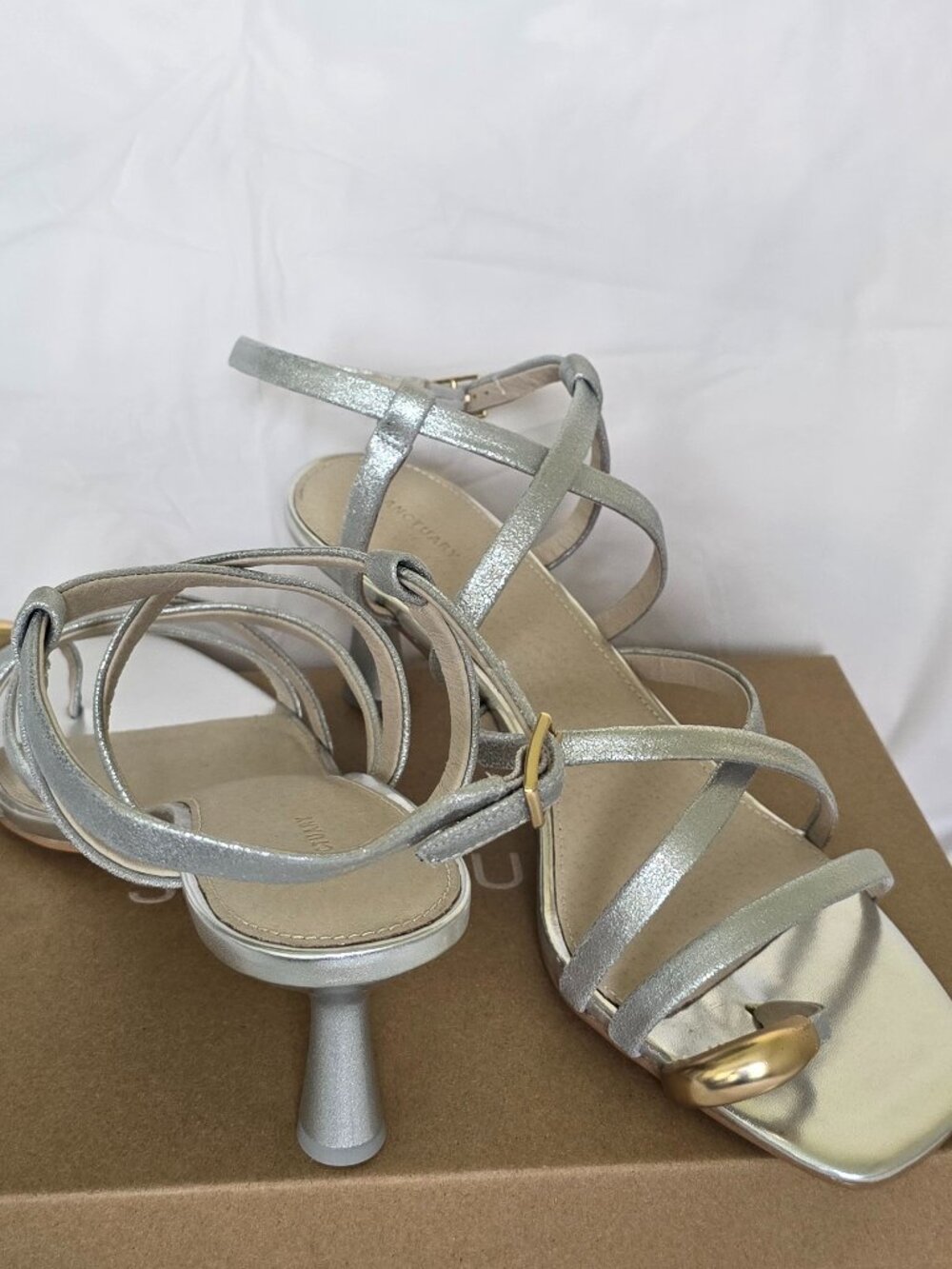 Sanctuary Beyond Strappy Sandals Silver Gold Metallic Toe Loop Kitten Heel, NWB
